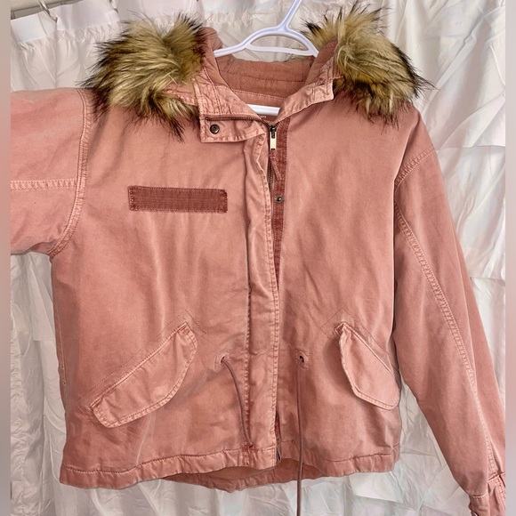 American Eagle dusty rose cropped utility jacket with faux fur hood. - Picture 6 of 6